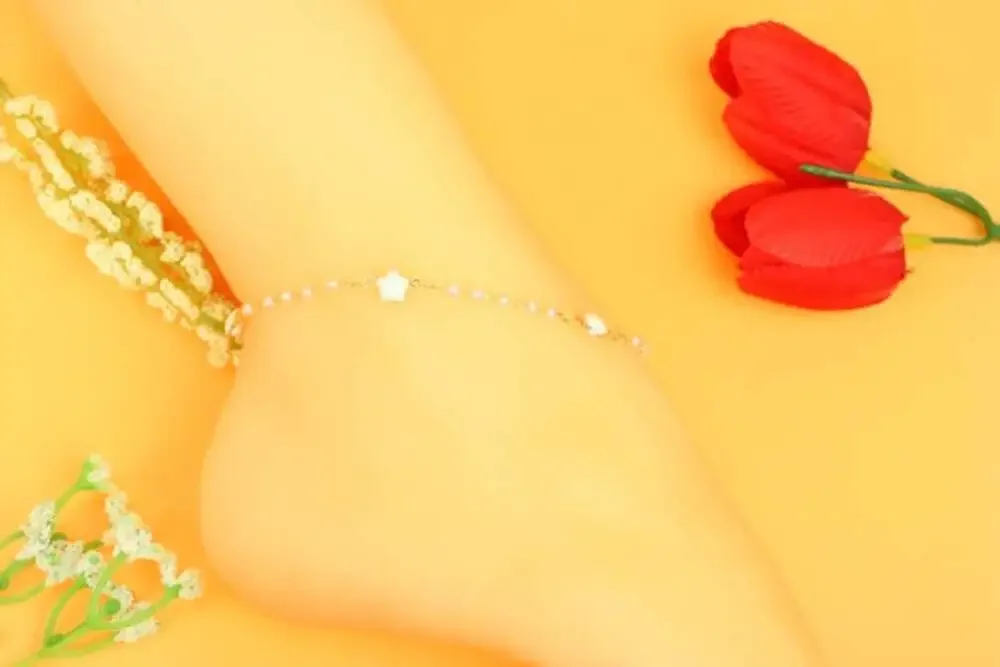 Handmade anklet delicate